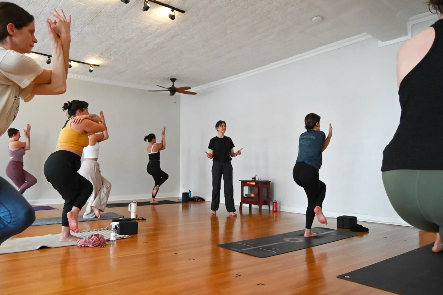 Weekend classes are a little softer, a little roomier. More space to play, to fall out of it, to come back in, to notice what changes from one moment to the next.

Friday
7am Heated Vinyasa 60 with @stephbertsch
5:30pm Heated Vinyasa 60 with @buddhac