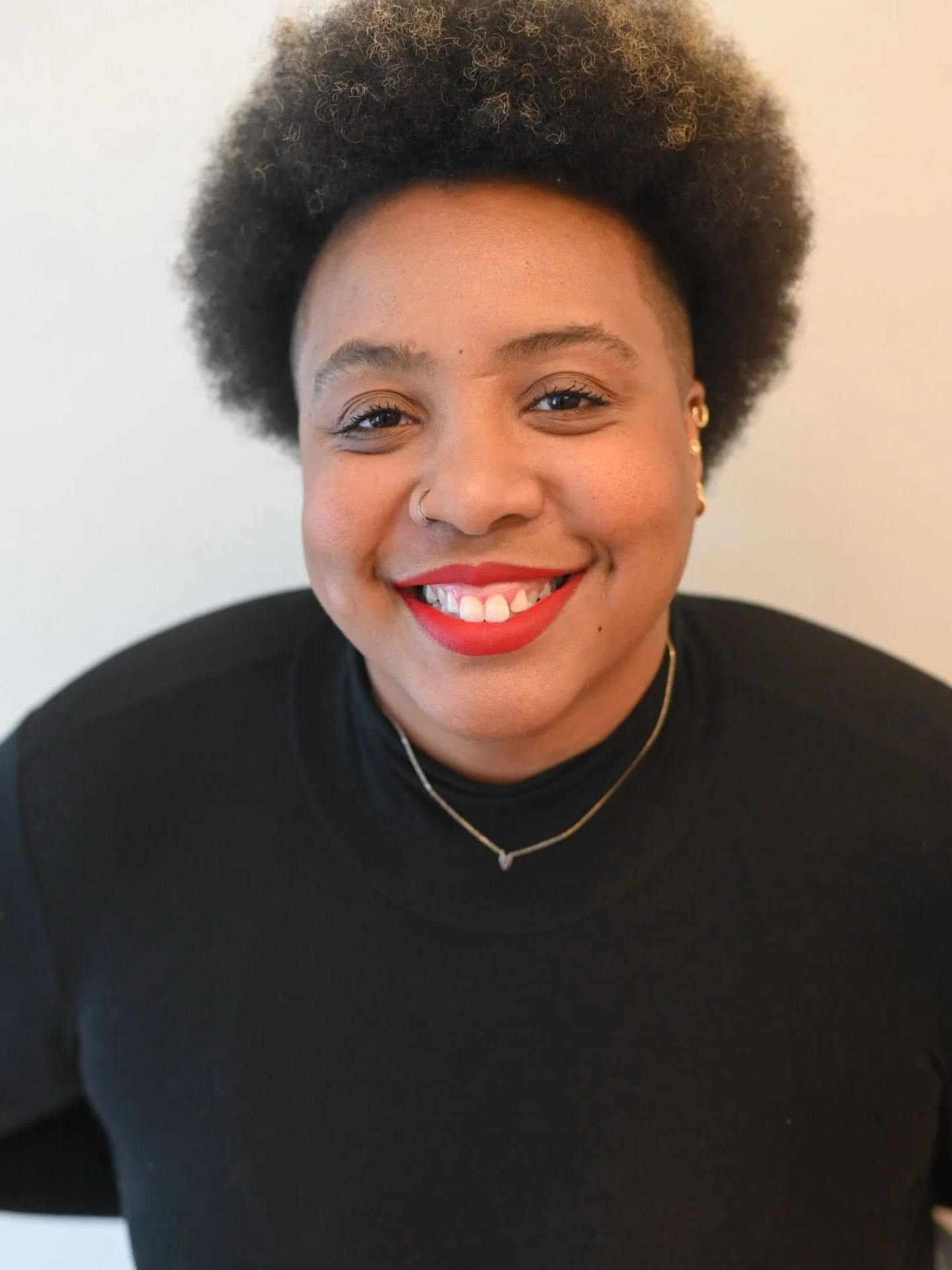 Tuesday. Make it happen.

Not next week. Not &ldquo;when things slow down.&rdquo;
 Today.

Roll out your mat. Take the class. Show up for yourself in the middle of it all&mdash;the busy, the messy, the in-between.

7am Heated Vinyasa 60 with @stephbe