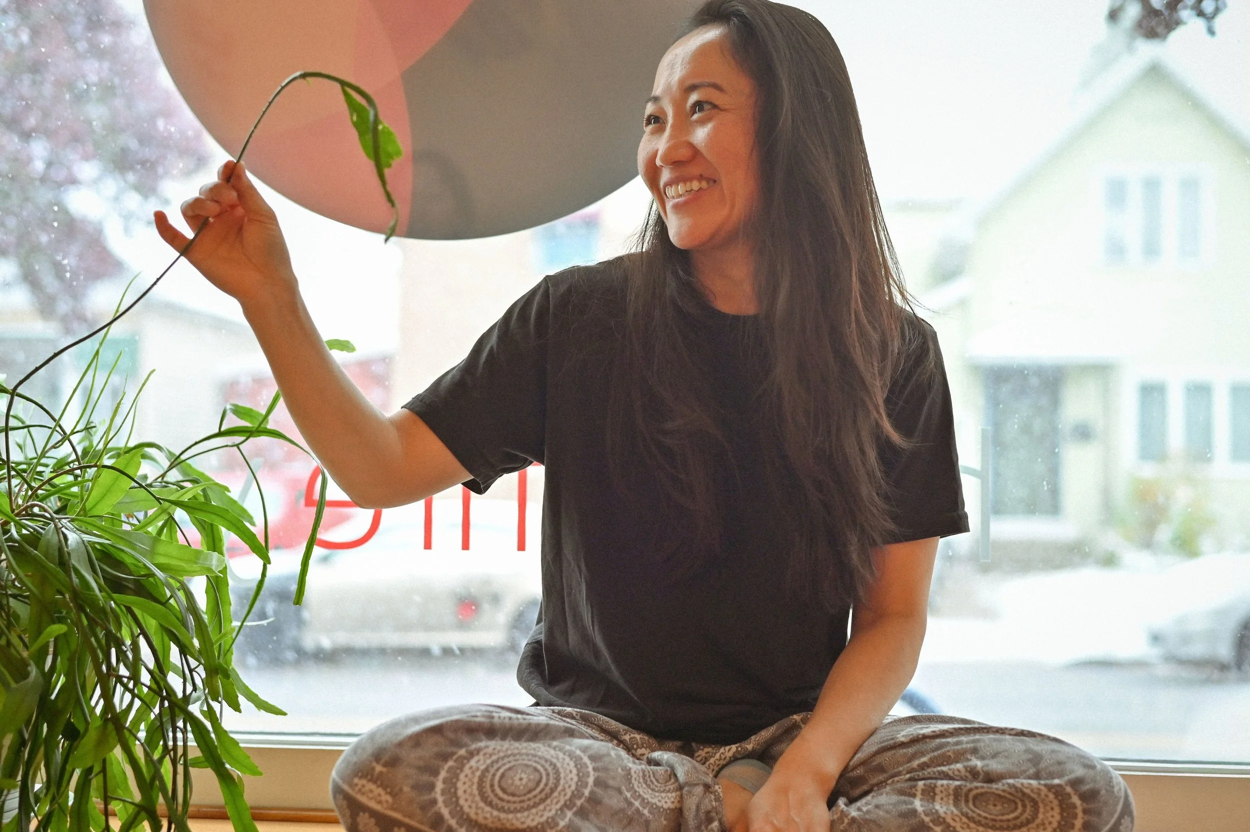 Hope to see you on your mat this week before June sneaks in. 👀 

6am Heated Vinyasa 60 with @nozomi_j_n 
5pm Gentle Flow with @kayakcarr 
7pm Restorative Yoga with @riverflowchiro 

Speaking of June, are you joining us for Pride? Link in bio to sign