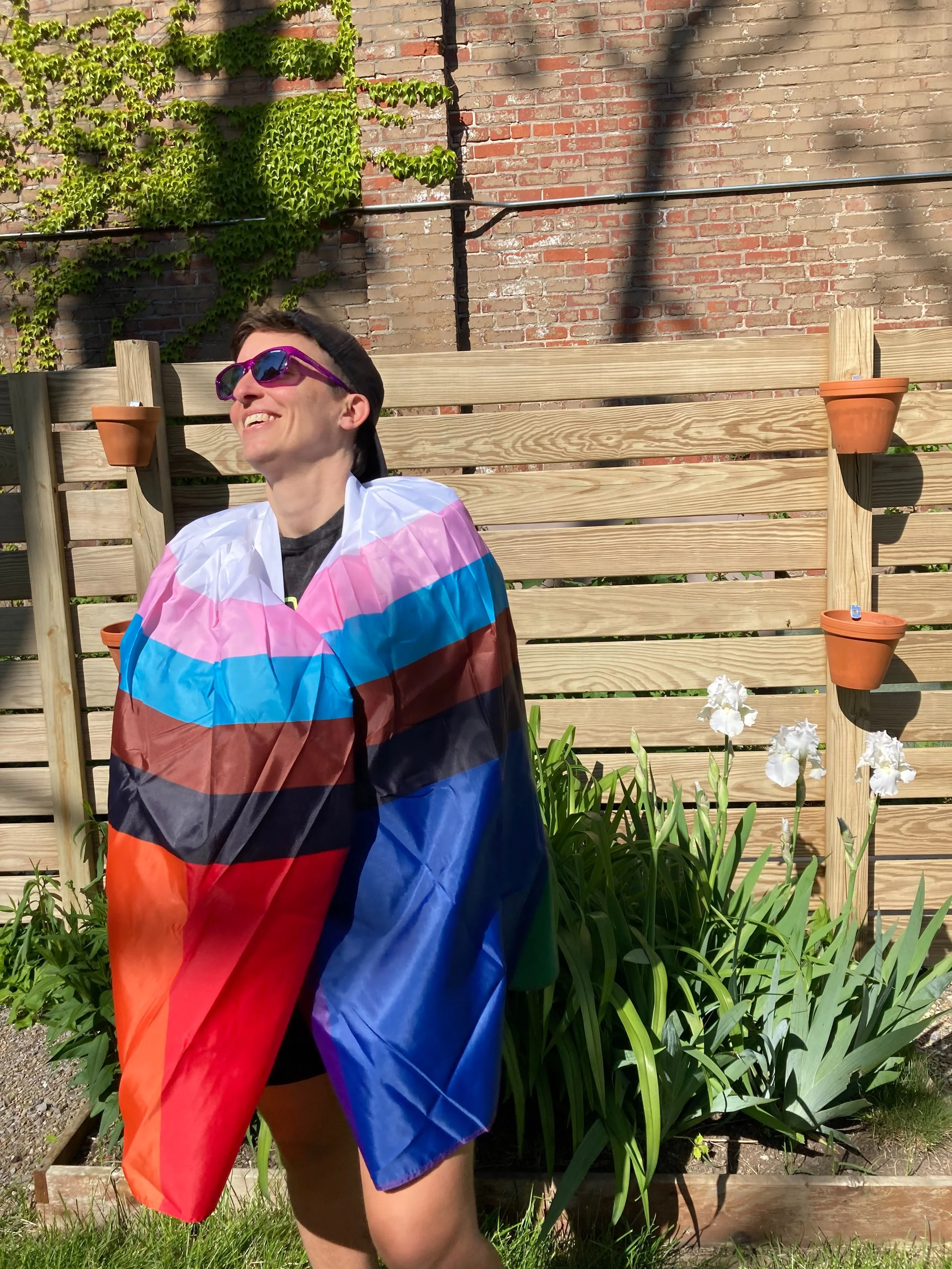 ‼️ATTN NEW STUDENTS‼️

Pride Month 🌈 = your first class is FREE at @heartfireyoga 

So&hellip; what are you waiting for?
 GET 👏 IN 👏 HERE 👏

Tonight&rsquo;s lineup:
 5pm Gentle Flow with @kayakcarr   7pm yin + restore with @riverflowchiro 

Come 
