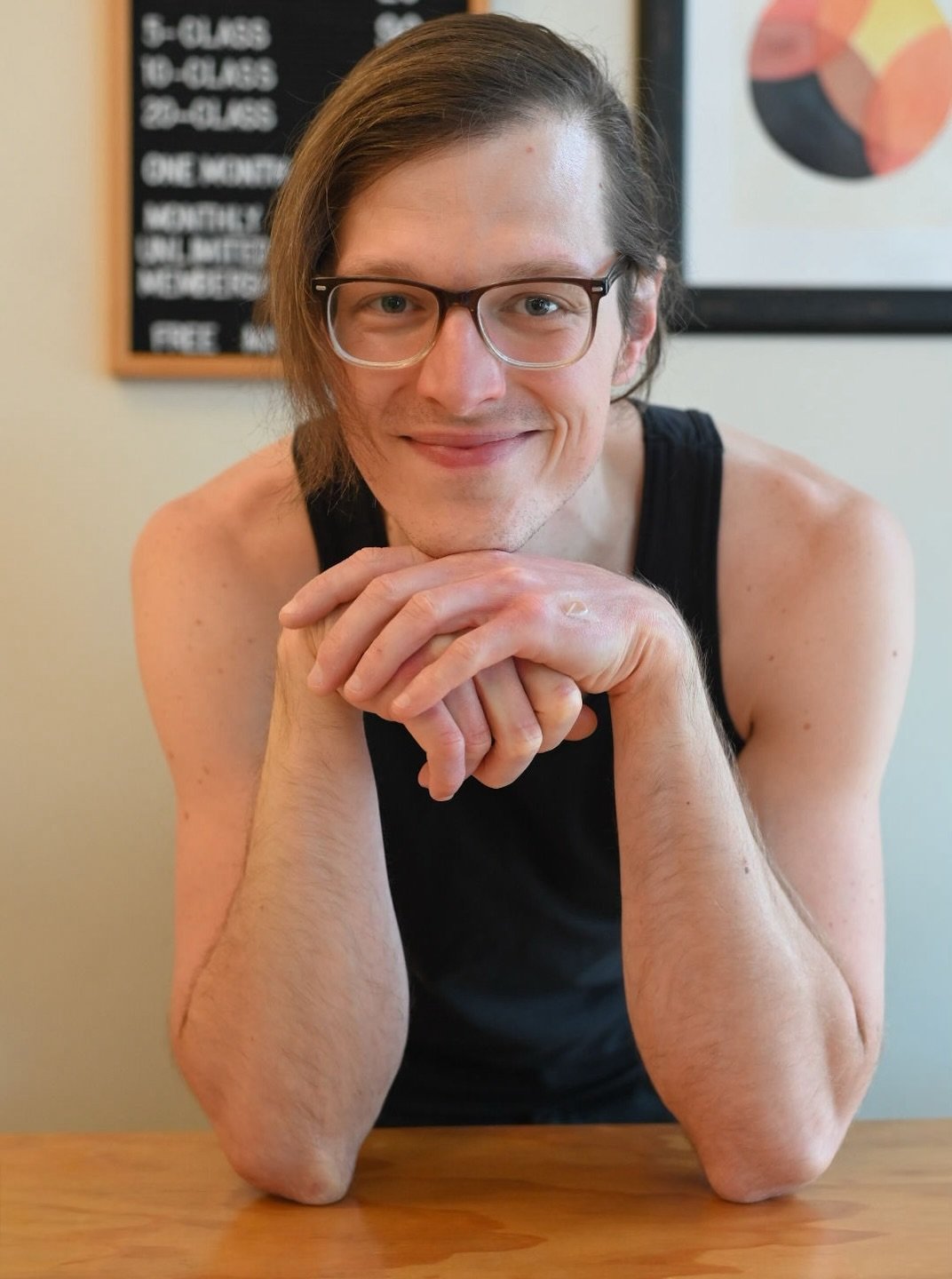 Take a peek at the schedule and check out who&rsquo;s stepping in over the next few days. And if you&rsquo;ve been meaning to try a new teacher&hellip; this is your sign. 

Monday
12pm Vinyasa 60 with @michaelheubusch 💜 
5pm Gentle Flow with @kayakc