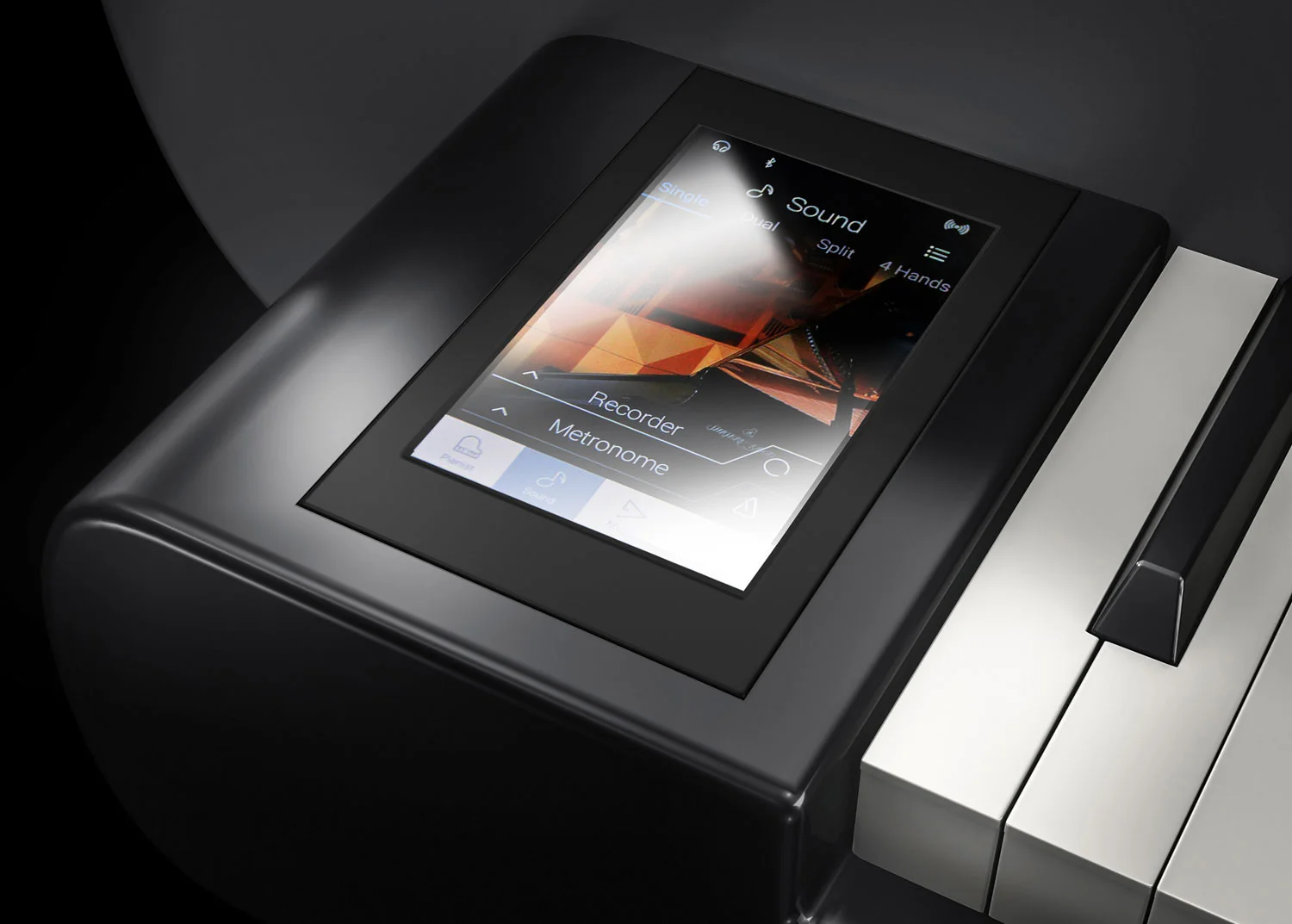 Back-l i te LED con trol panel , a l l ows you to ea si l y access and choose between eigh ty Instrumen t & Voca l sounds.