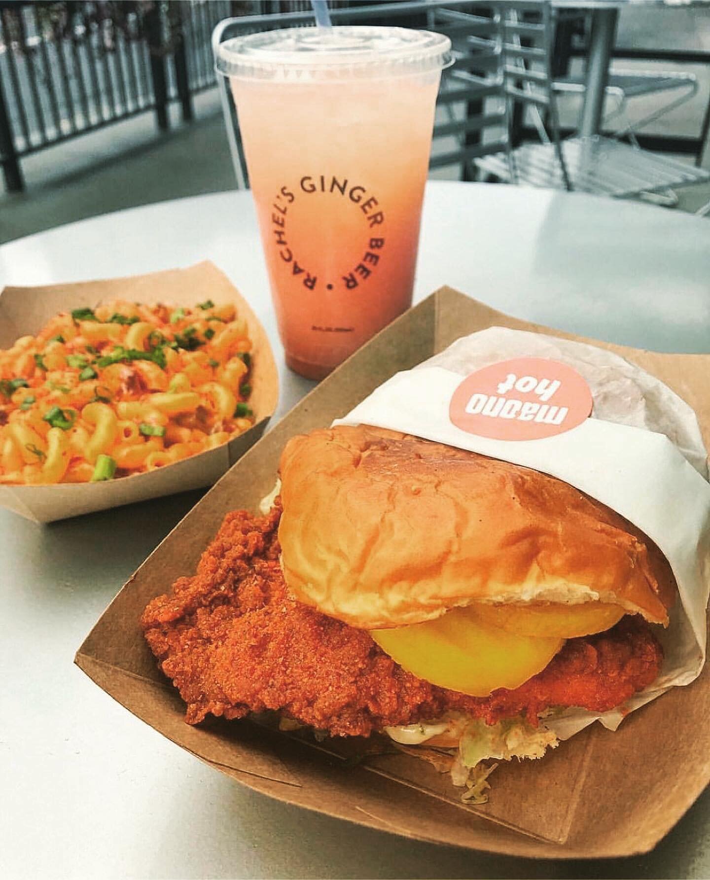 We agree @curiocityseattle! 🔥

Wouldn&rsquo;t be Wednesday without @maonoseattle and @rgbsoda, are we right? Photo by @grubbinseattle #seattle

#maono #friedchicken #friedchickensandwich
#chickensandwich #chicken #instafood #hawaiian #hawaiianinspir