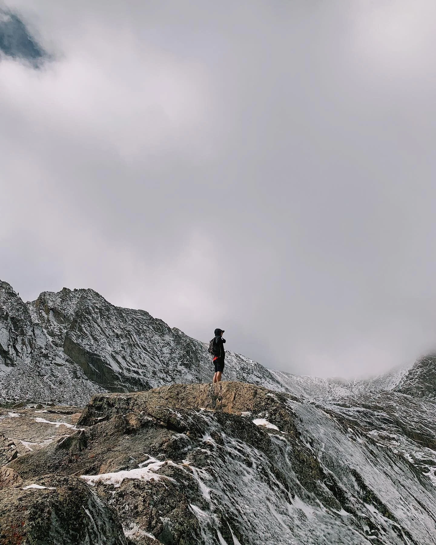Braindead Lake because we hiked in shorts the first snow and subfreezing day of the season ☠️. iPhone bangers pt2