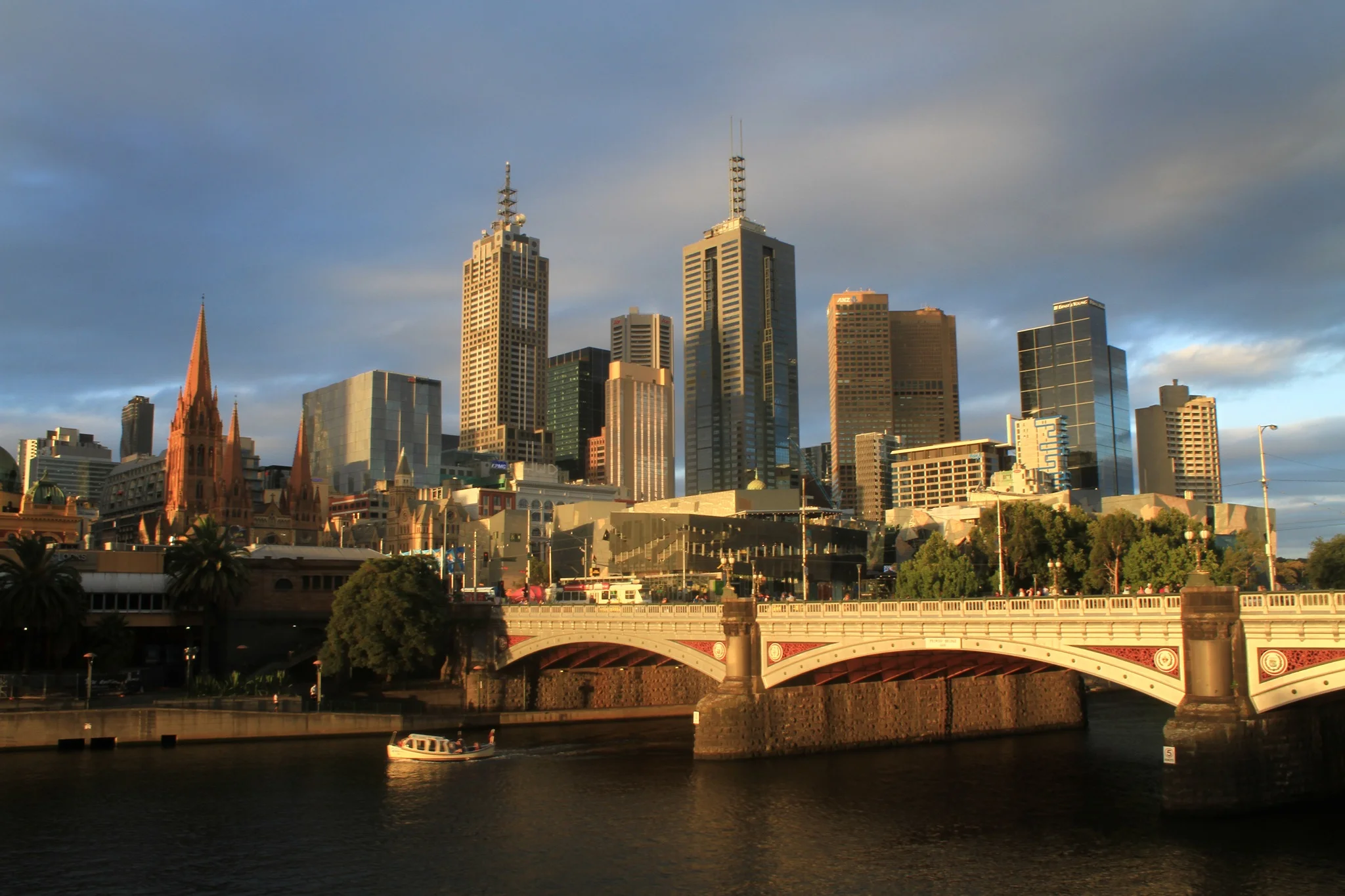 melbourne-951349.jpg