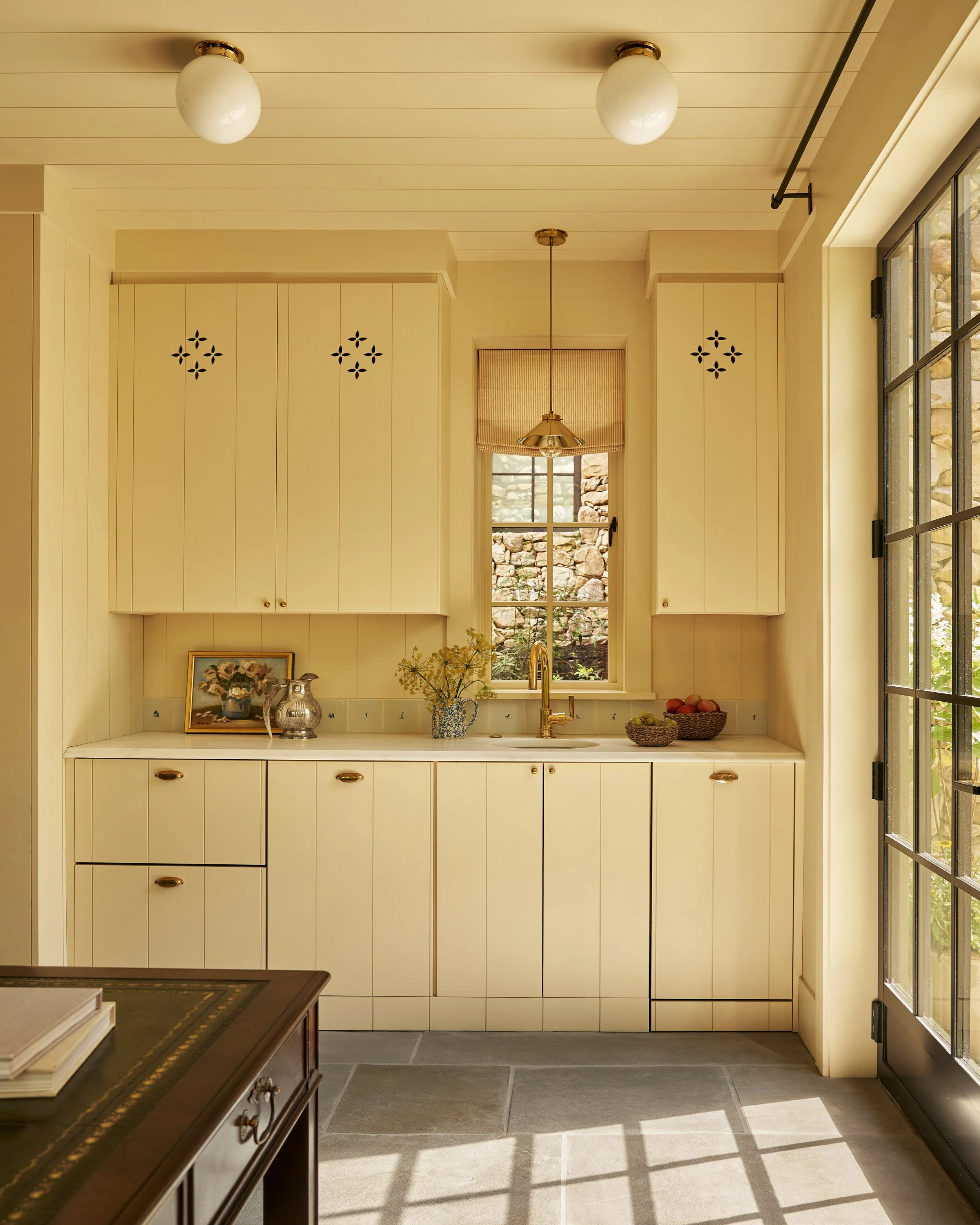 Cabin_kitchen.jpg