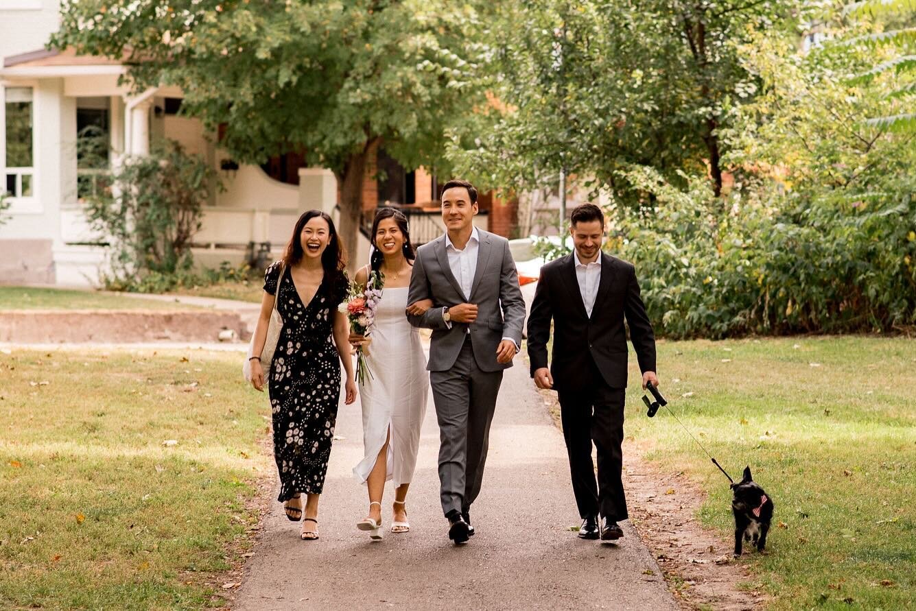 The only thing that can make a beautiful wedding day even better&hellip;is the addition of a dog 🥰 Bring. Me. The. Fur. Babies 👏

#torontoweddingphotographer #torontoelopement #torontoelopementphotographer #ontarioweddingphotographer #tiedtheknot #