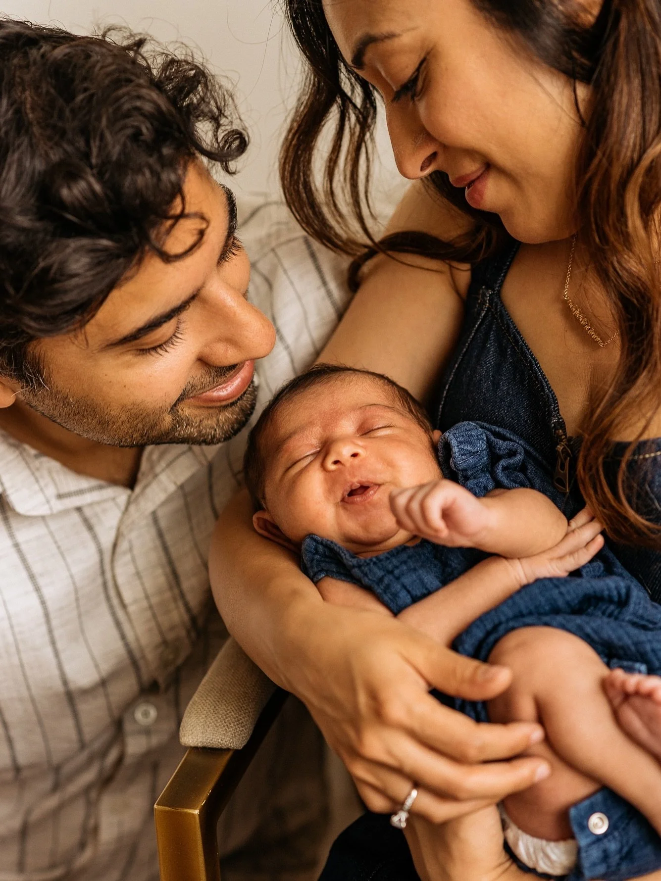 Incoming squishy, adorable baby potato! I&rsquo;ve over the moon with this adorable newborn family session - absolutely going to be sharing so much more of this beautiful family 🥰🔥

#torontofamilyphotographer #ontariofamilyphotographer #documentary