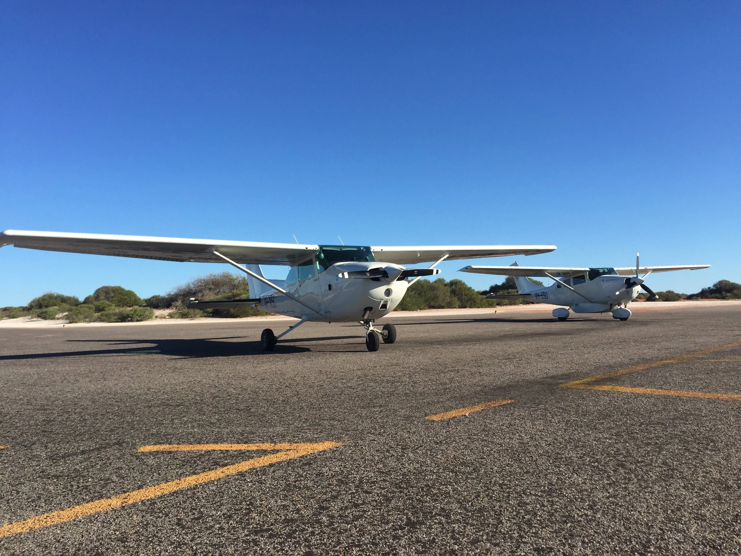 Left: Cessna 172 , Cessna 206
