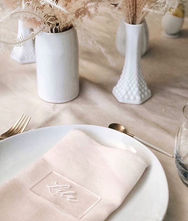 My friend Carol from @flyinglittlebirds created this delicate tablescape for Mother&rsquo;s Day this year using my acrylic place cards. 💫
.
.
.
.
.
#weddinggoals #acrylicplacecards #weddingdetails #midlandsmua #nycbride #drinktags #nyccalligrapher #
