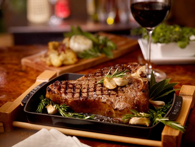 Steak-1-w-wine-v2-217.jpg