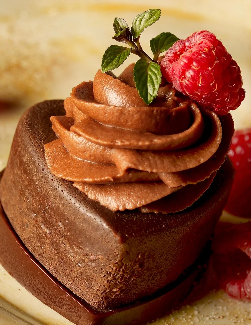 Stewart cup cake-crop 3 tght.jpg