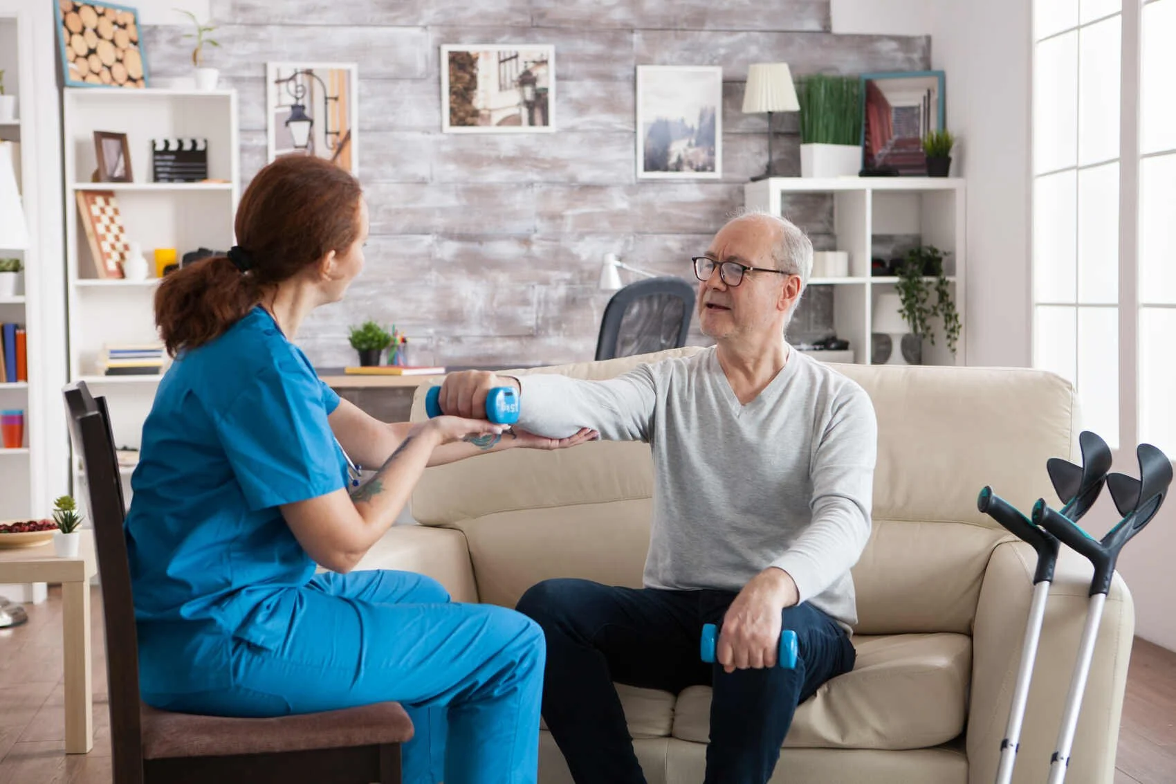 The Comfort of In-Home Physical Therapy for Seniors Helps Manage Arthritis and Chronic Pain