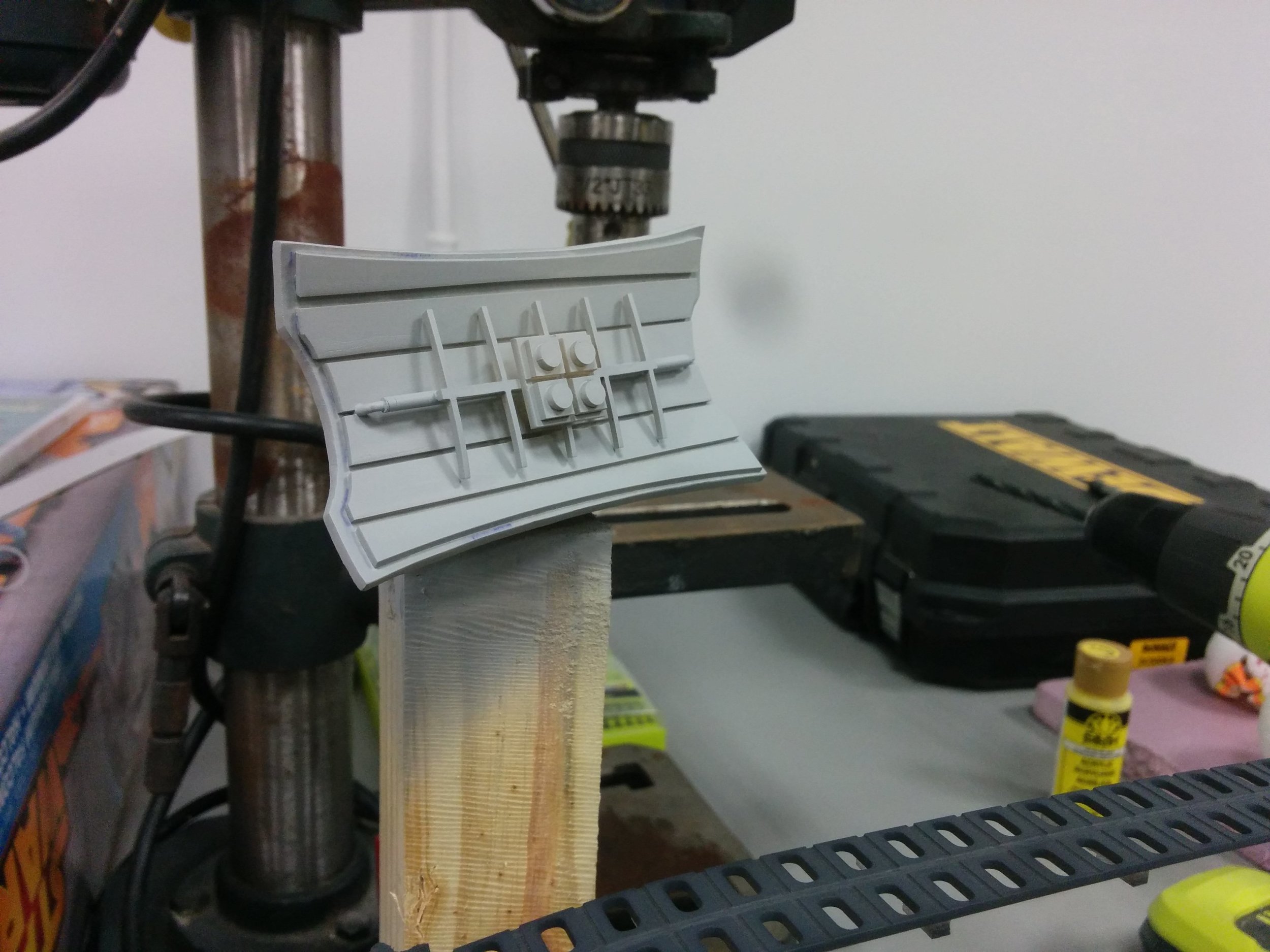 Primed antenna prop.