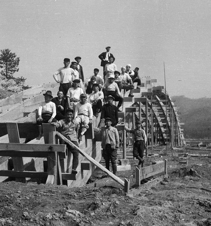 Showa period reconstruction of bridge: courtesy of Kintaikyo World Heritage Promotion Office