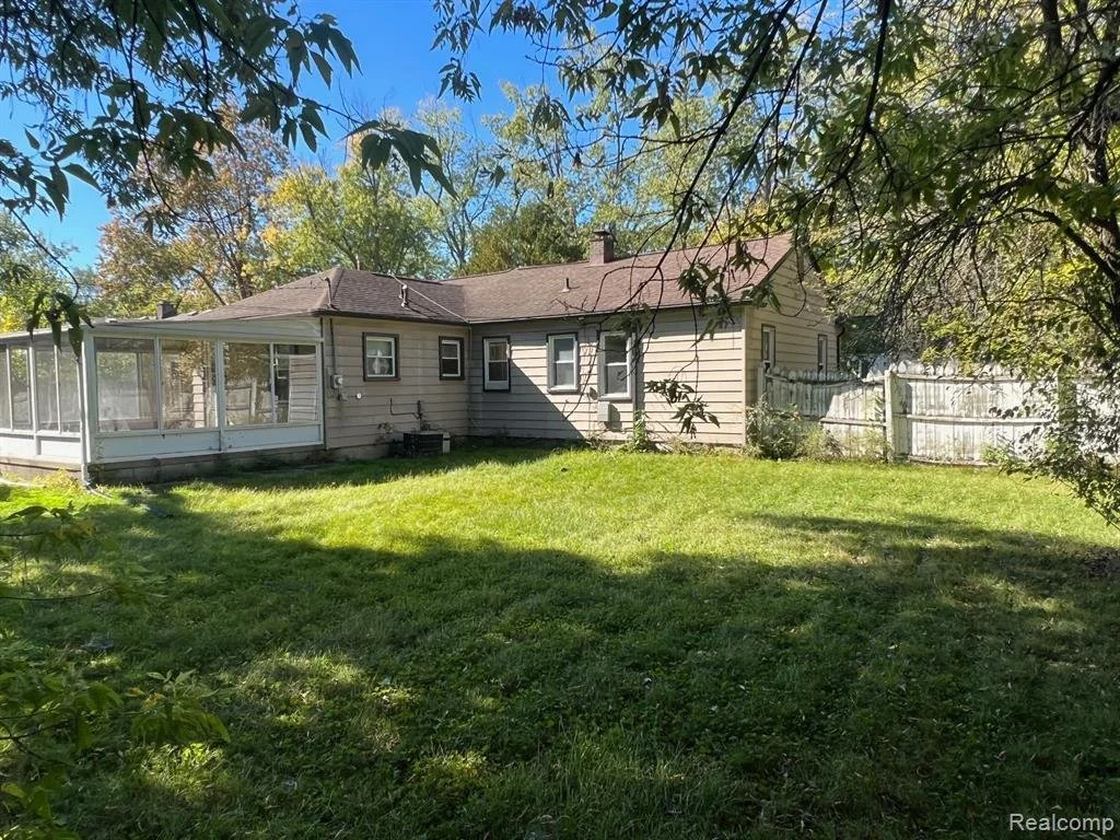 Back of Brentwood Before.jpeg