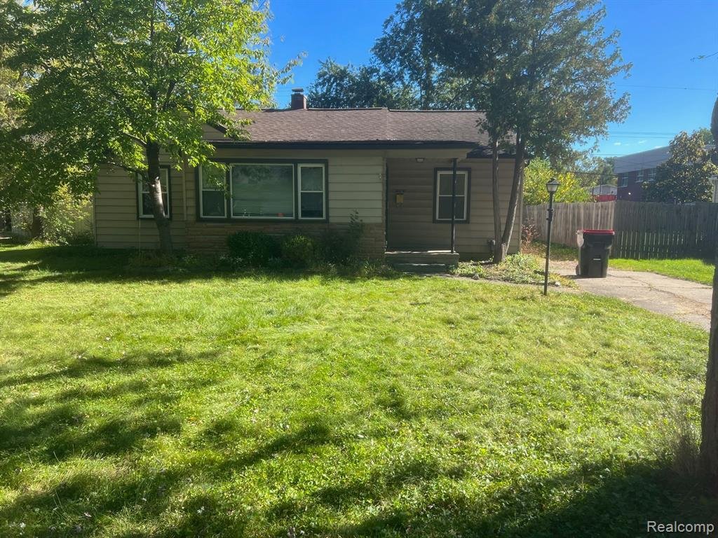 Front of Brentwood Before 2.jpeg