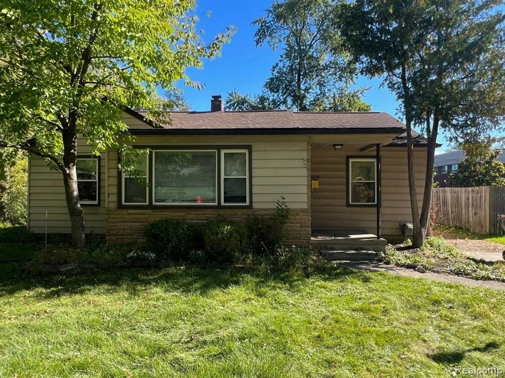 Front of Brentwood Before.jpeg