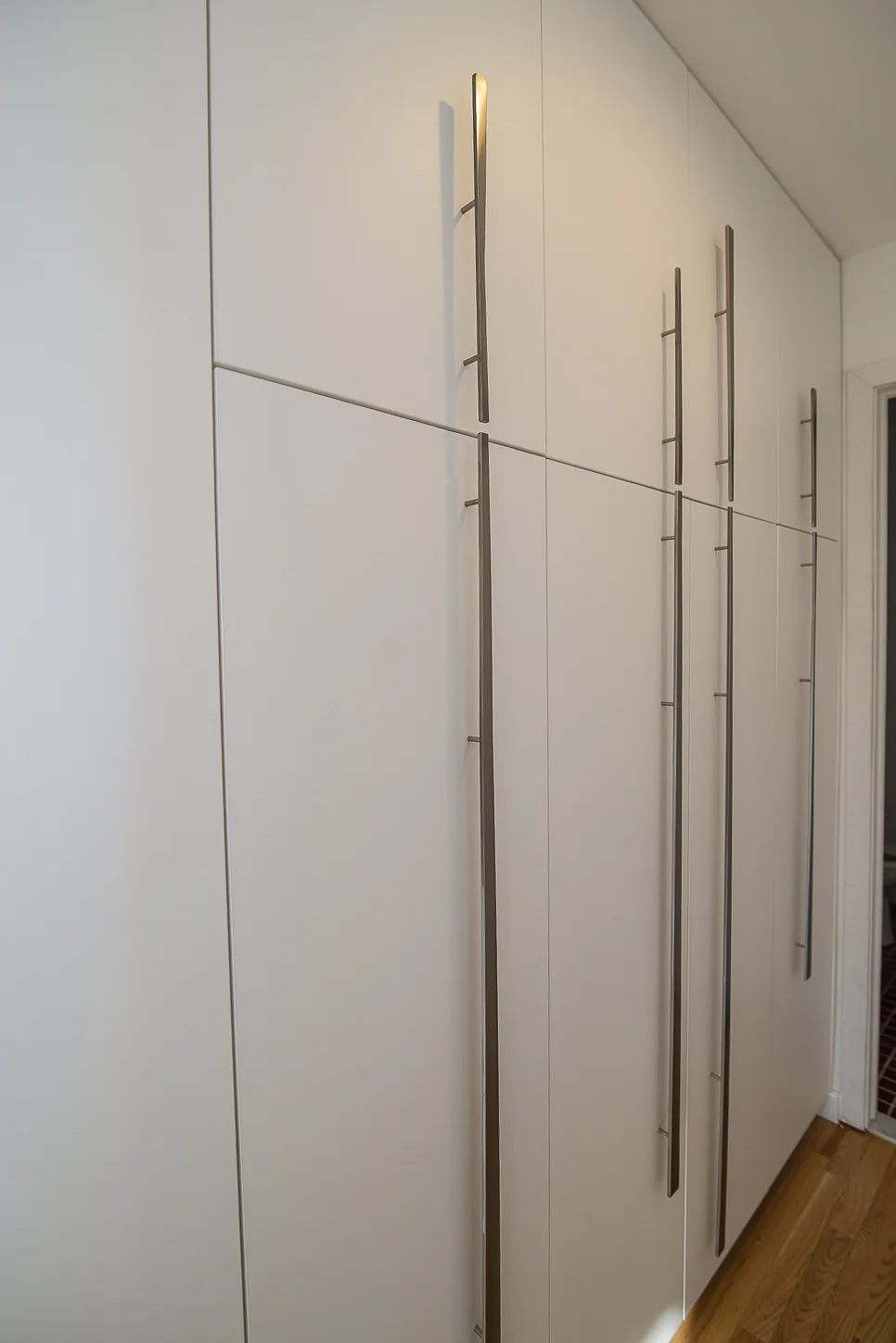 Continuous look between doors.