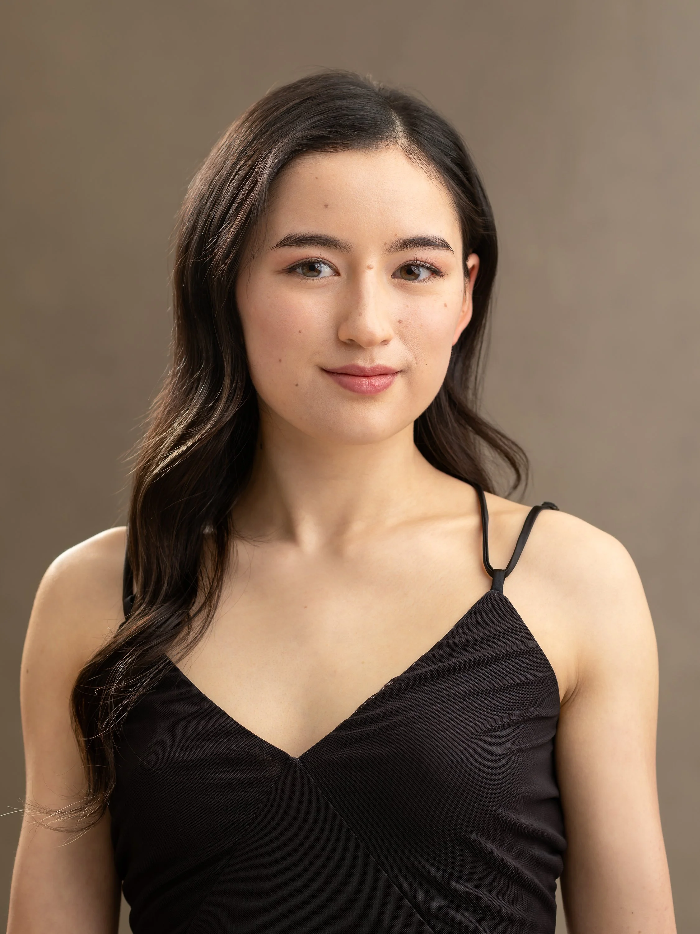 (2) Reina Gray 2 - Reina Gray (1).jpg