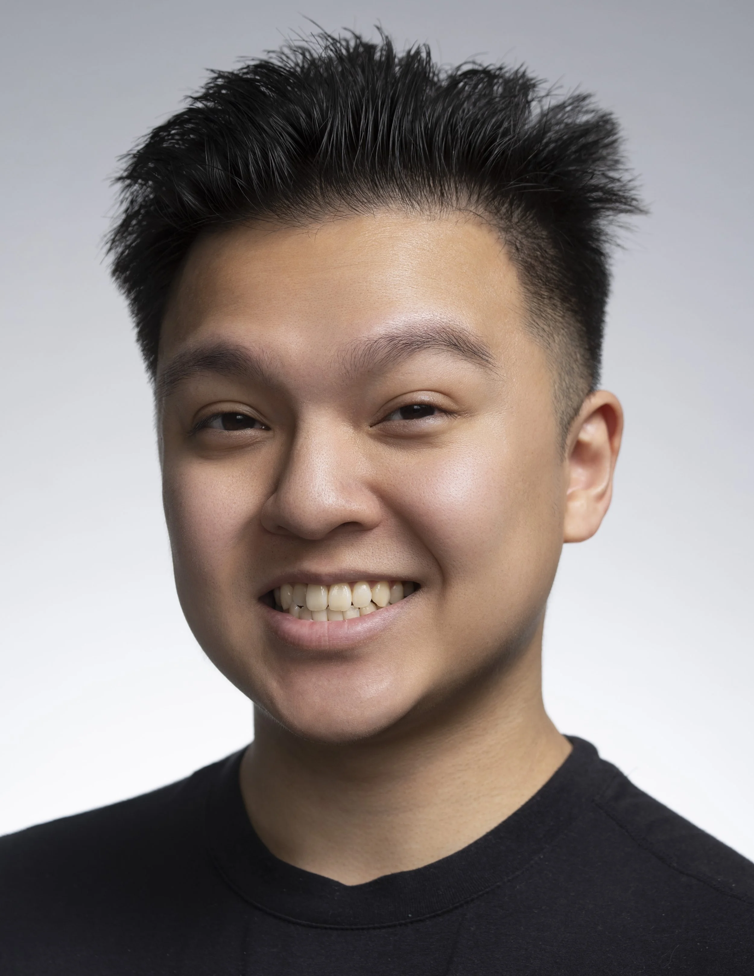 Johnny Dinh Phan Headshot.JPEG