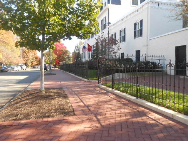CR3-Sidewalk.JPG