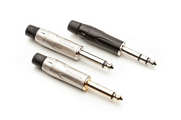 Unbalanced, two-pole (bottom and centre) and balanced, three-pole (top) jack plugs