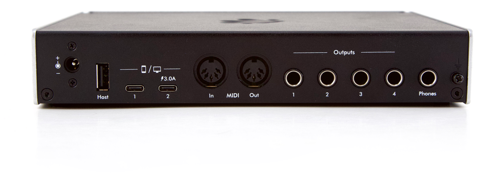 AUDIO4c - audio interface for streaming, performance, and 