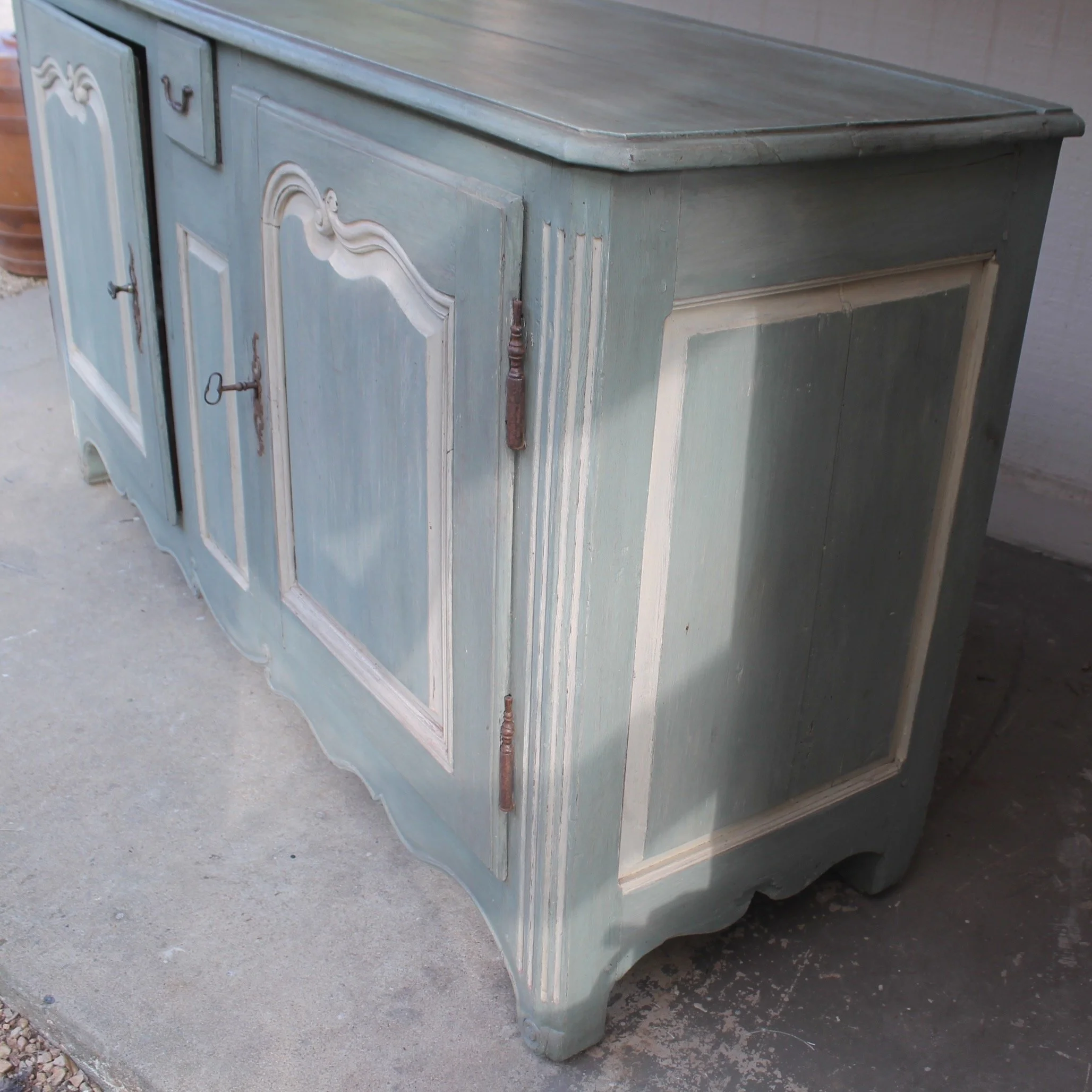 Antique-Louis-XV-French-Blue-Buffet-Cabinet (7)