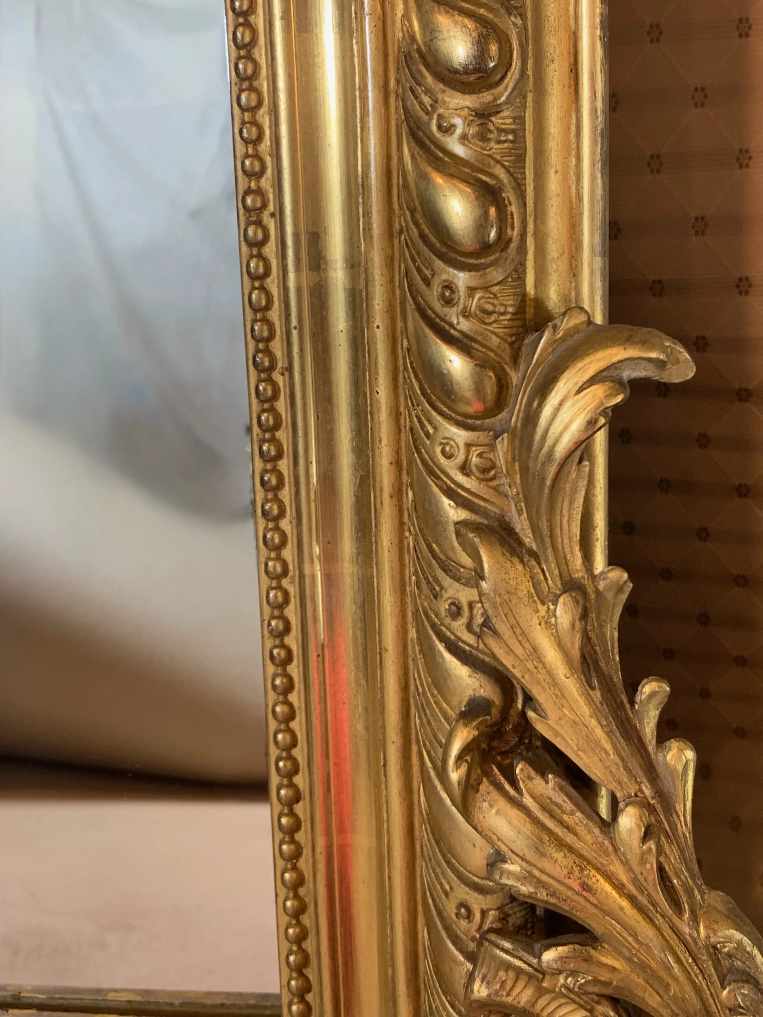 Louis-Phillipe-Giltwood-Camel-Back-Rococo-Crested-Pier-Mirror (6)-detail