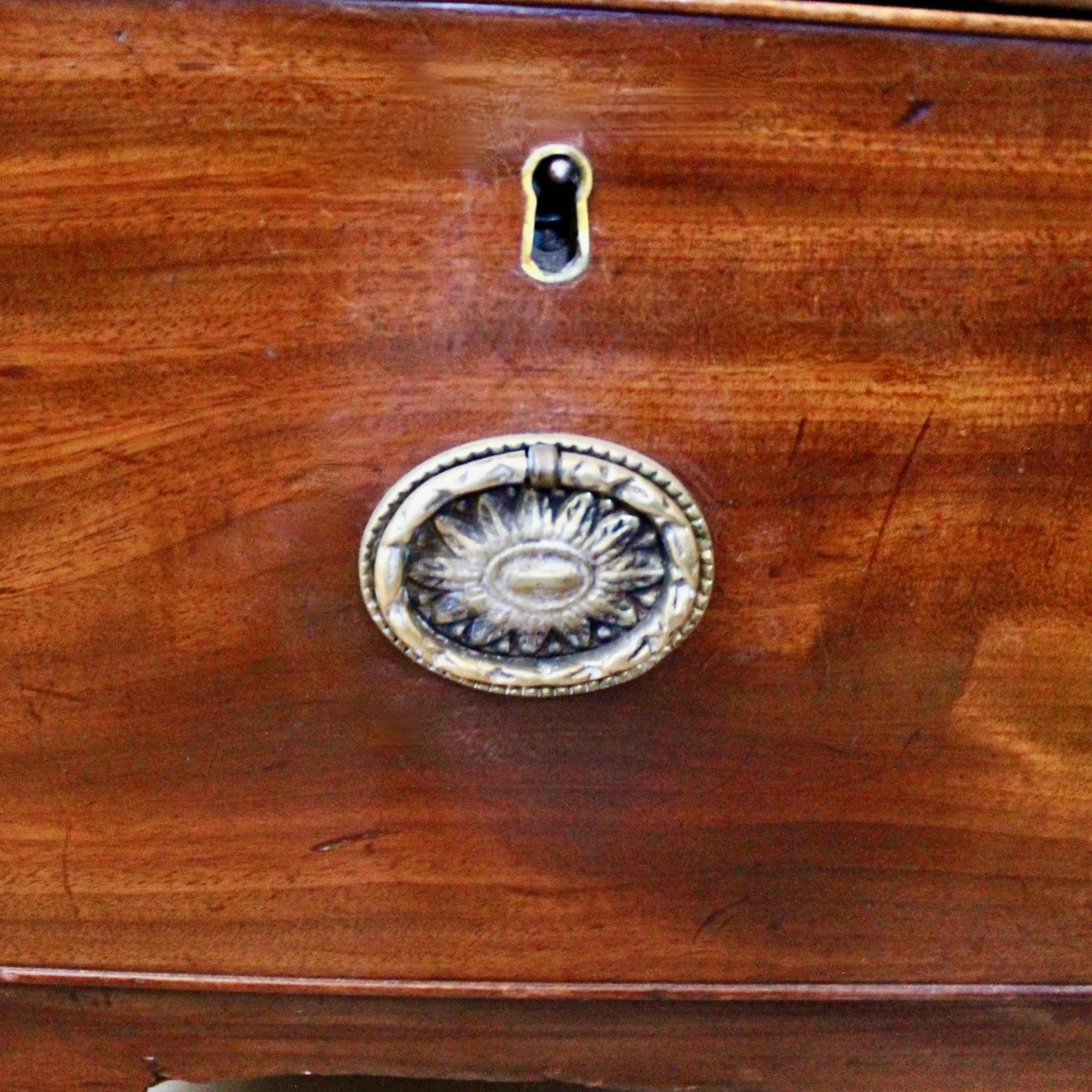 antique-Georgian-Figured-Mahogany-Glass-Front-Bookcase (12)-detail