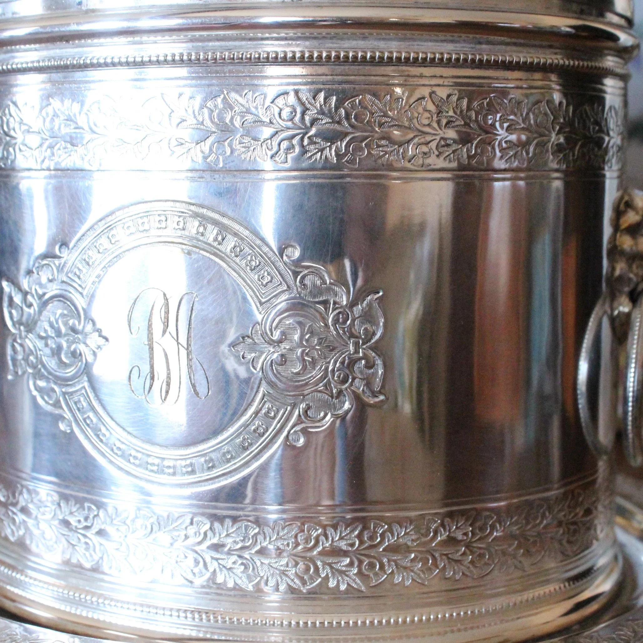 Large Silver-Plate-Biscuit-Box-Box-Mappin-&-Webb (5).jpeg