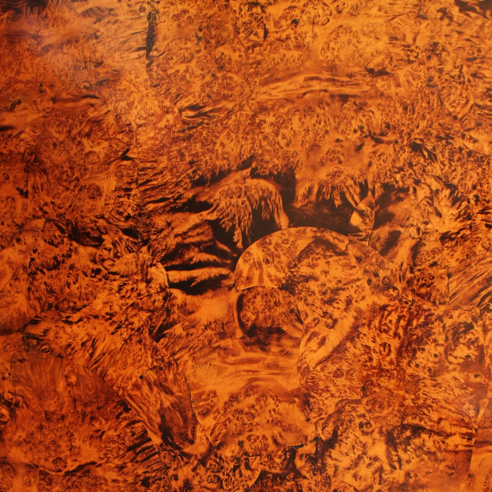 Swedish-Burl-Wood-Square-Tilt-Top-Table-Late -18th-Early-19th-Century (6)-detail