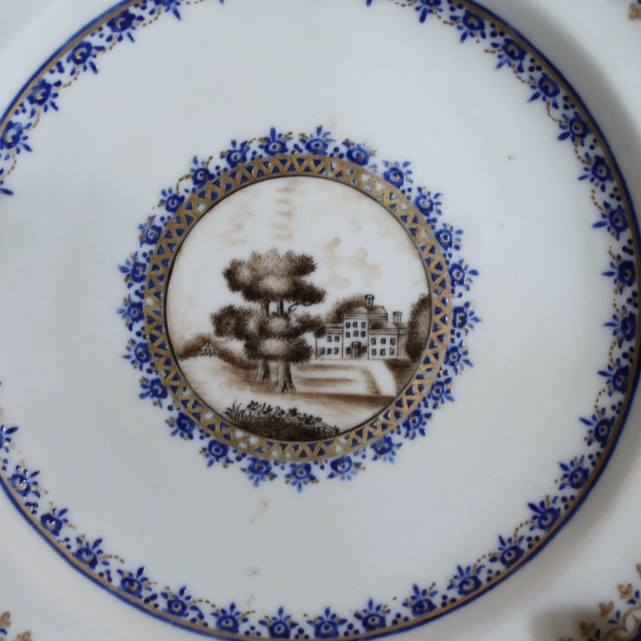 Chinese Export Porcelain, Blue and Gilt salad bowl and plates