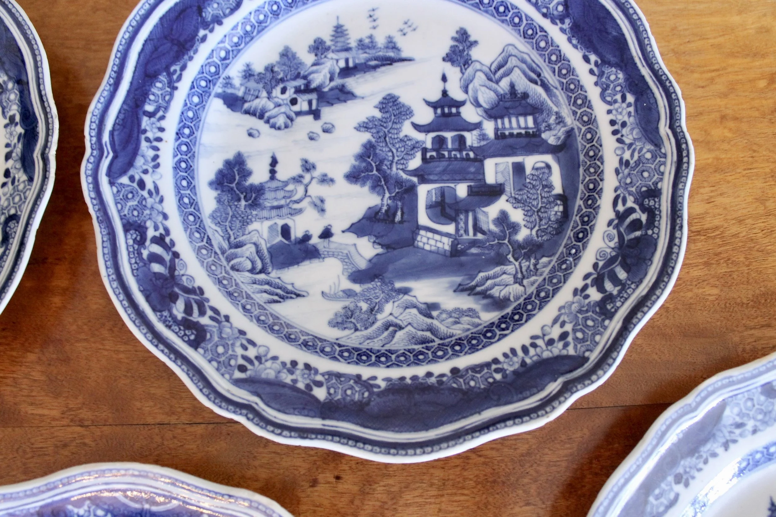 Chinese Export Porcelain Plates, Nanking Pattern