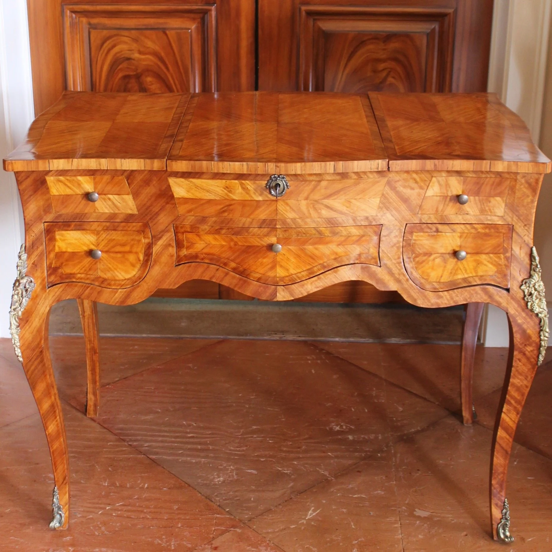 French-Louis-XV-Style-Marquetry-Satinwood-And-Tulipwood-dressing-Table-front
