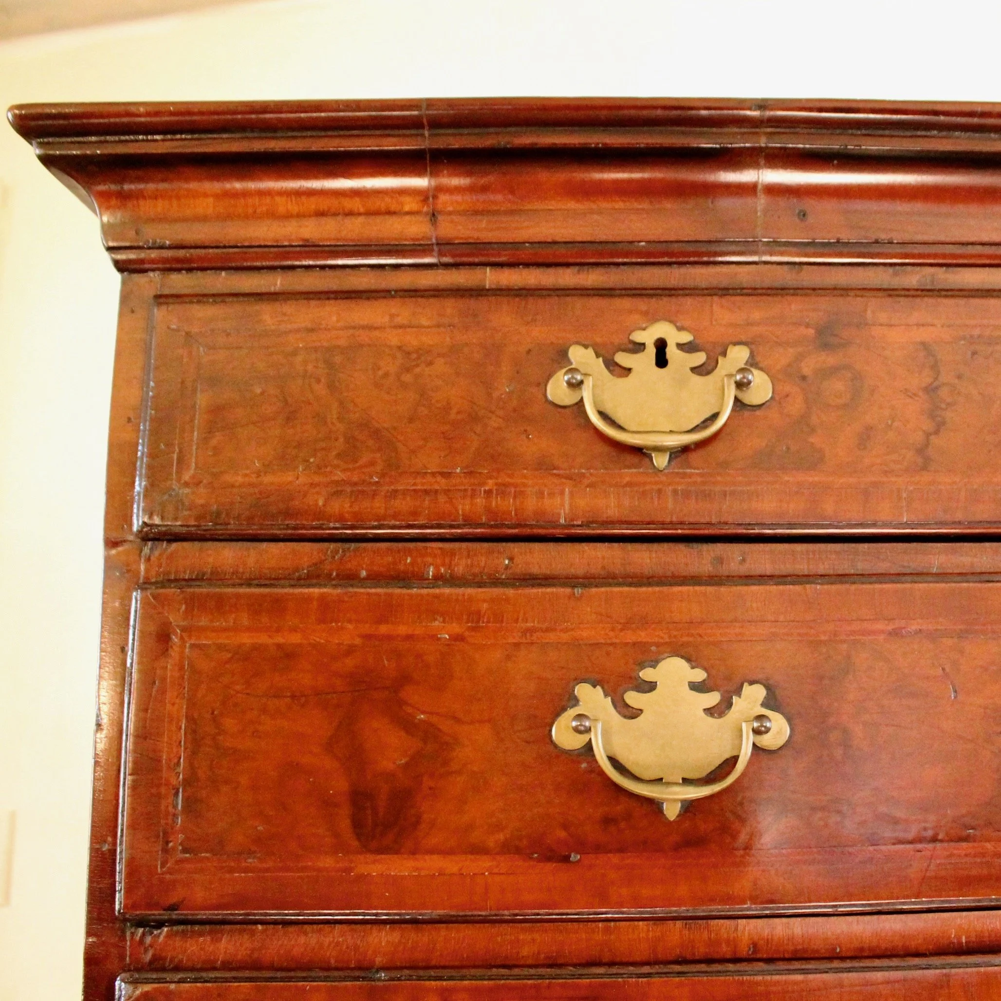 early-georgian-antique-english-burl-walnut-highboy-chest-on-stand (8)
