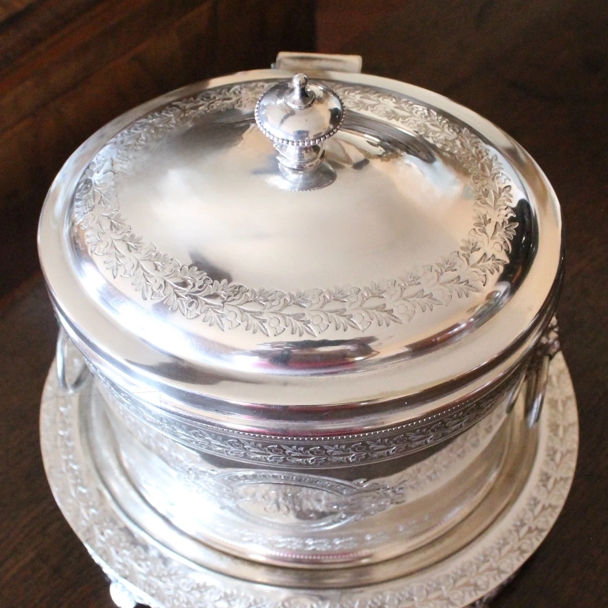 Large Silver-Plate-Biscuit-Box-Box-Mappin-&-Webb (11).jpeg