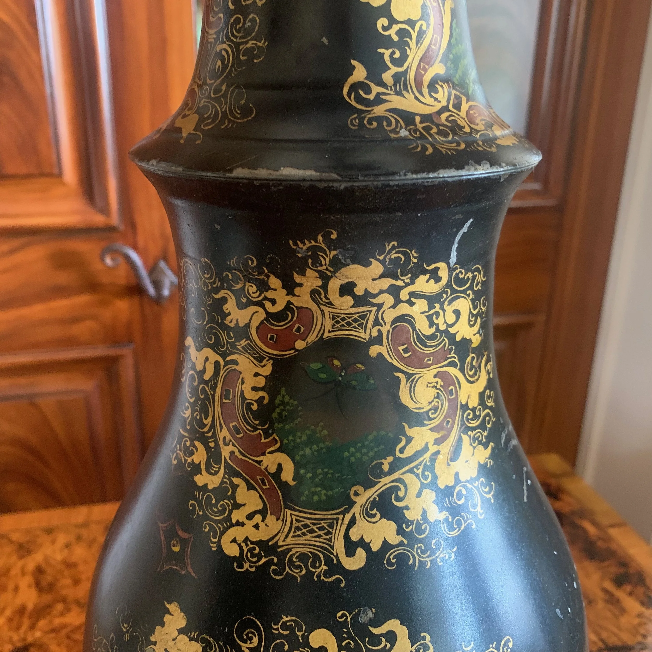 Painted-and-Gilded-Continental-Samovar-Adapted-into-a-Lamp (12).jpeg