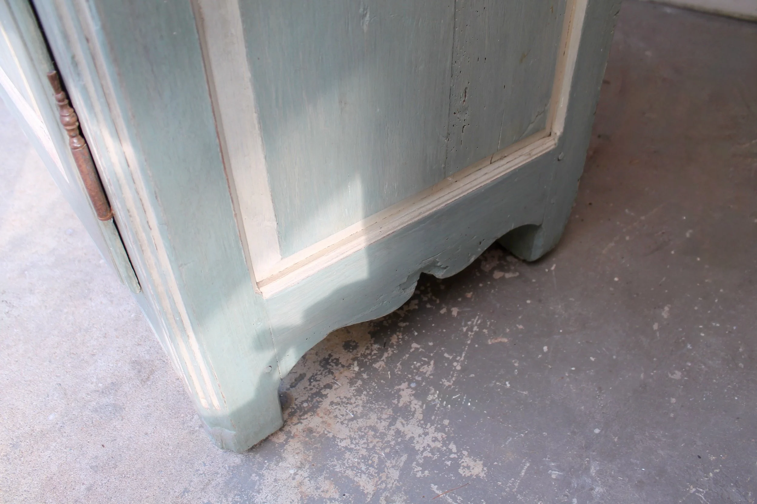 Antique-Louis-XV-French-Blue-Buffet-Cabinet (9)