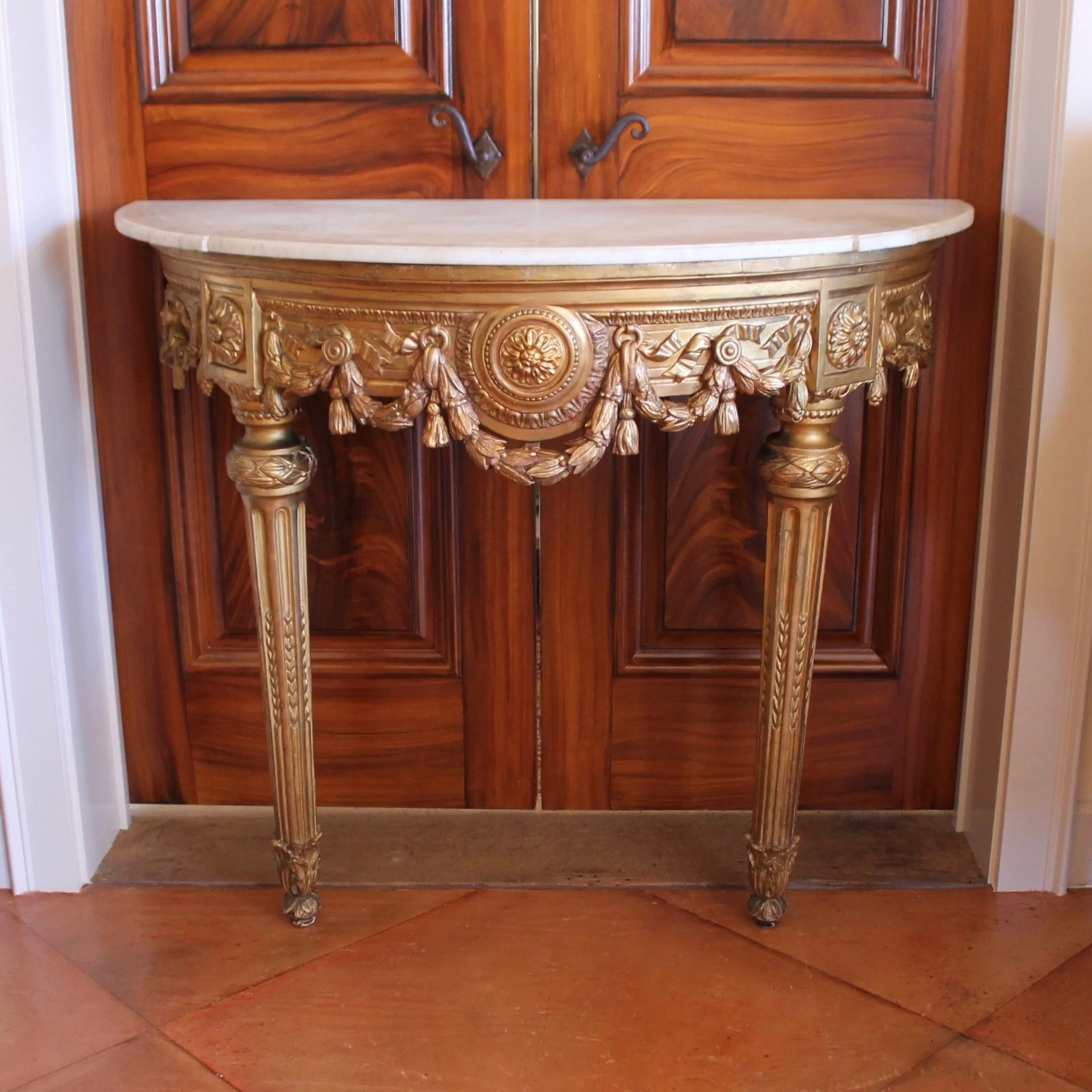 Italian-Neoclassical-Demilune-Gilt-Wood-Console-Table-front