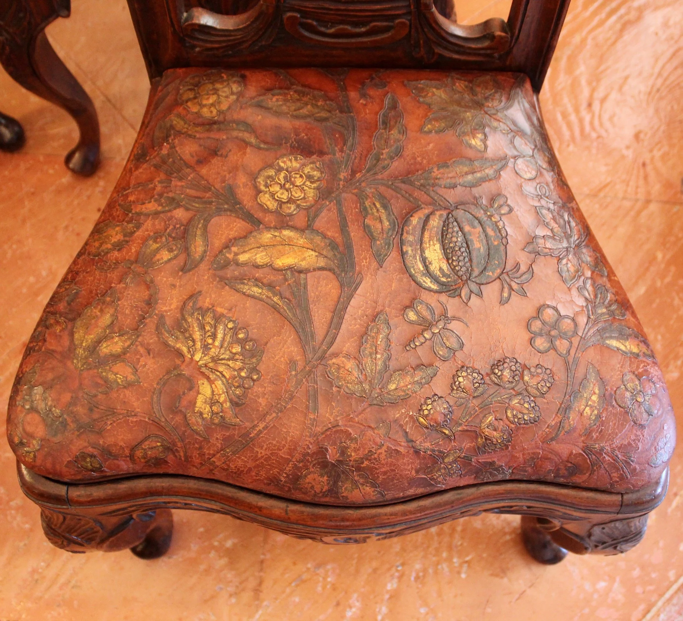 Set-of-Six-Portuguese-or-Spanish-Rococo-Dining-Chairs-18th-Century (16)-detail