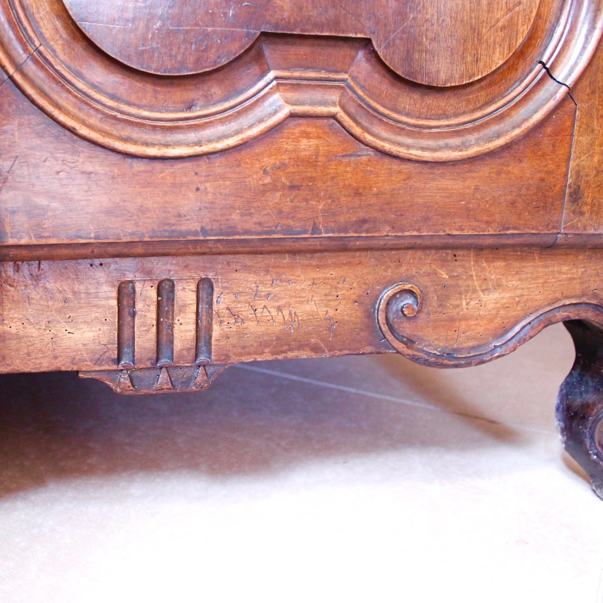 French-Provincial-Walnut-Buffet-à Deux-Corps-Early-19th-Century (15)