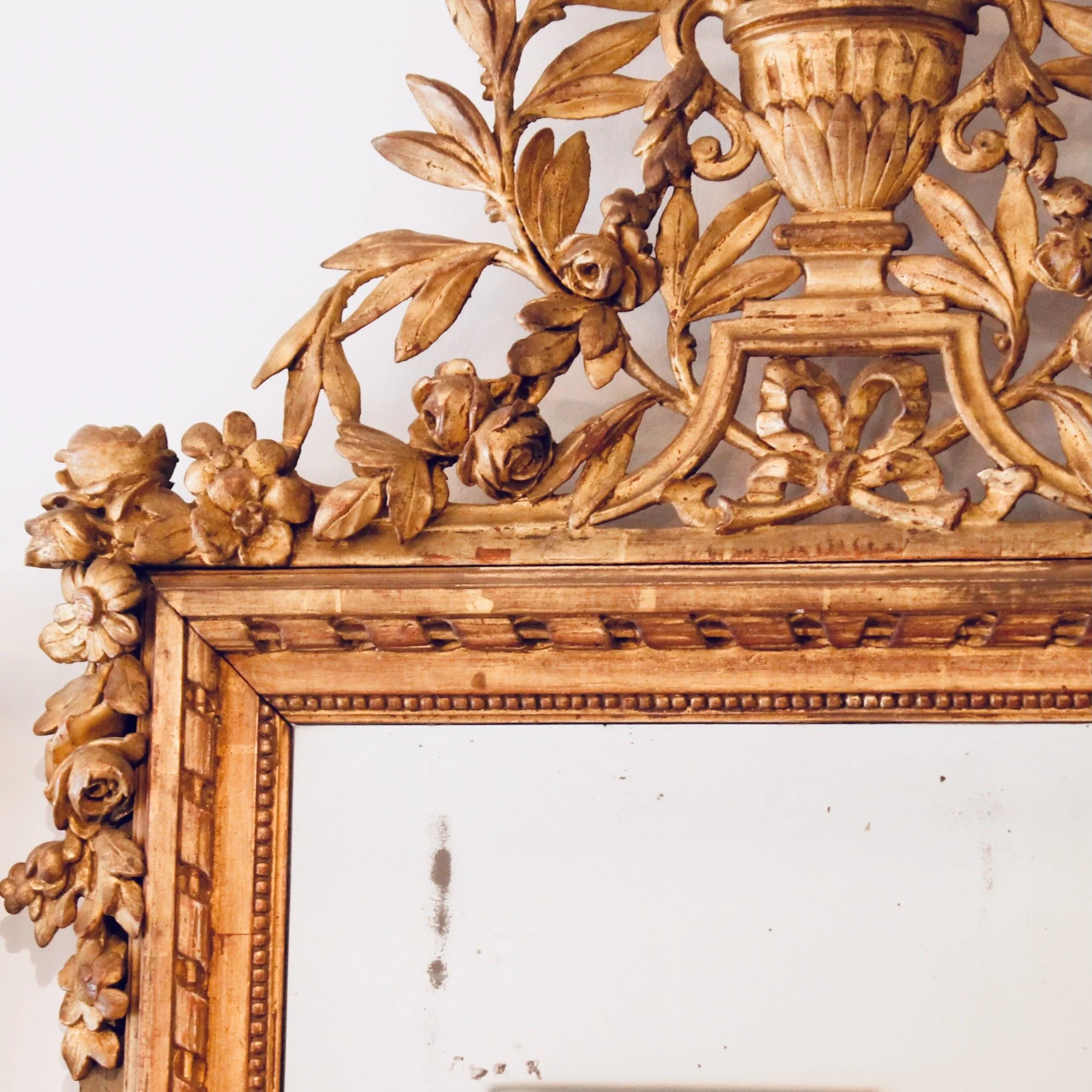 Louis-XVI-Neoclassical-Carved-Gilt-Wood-French-Mirror (7)-detail