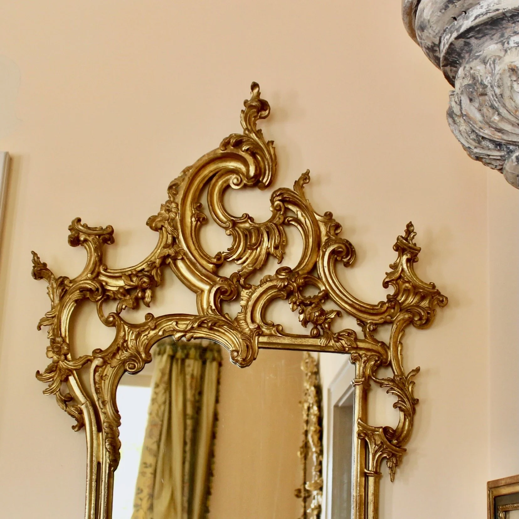 Italian-Carved-And-Gilded-Chippendale-Rococo-Style-Mirror (2)