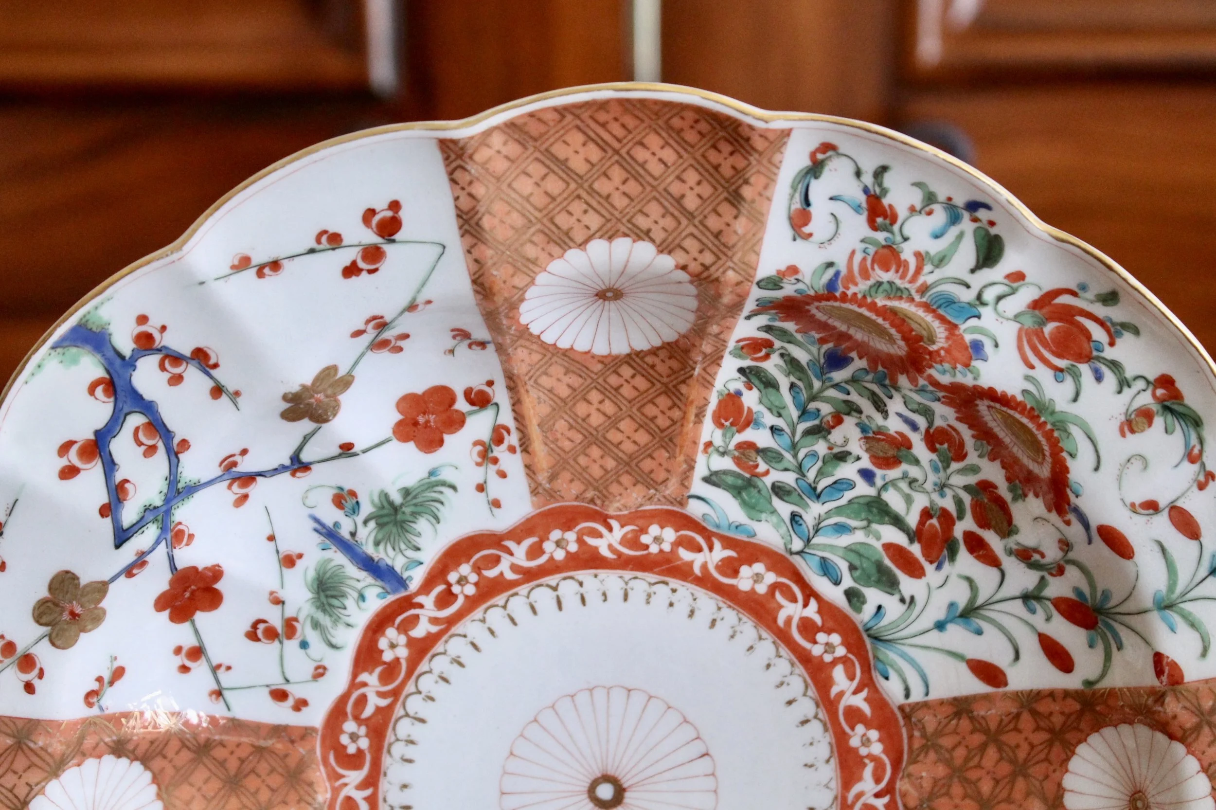 Japanese Scalloped Meiji Dish in Orange and Gold