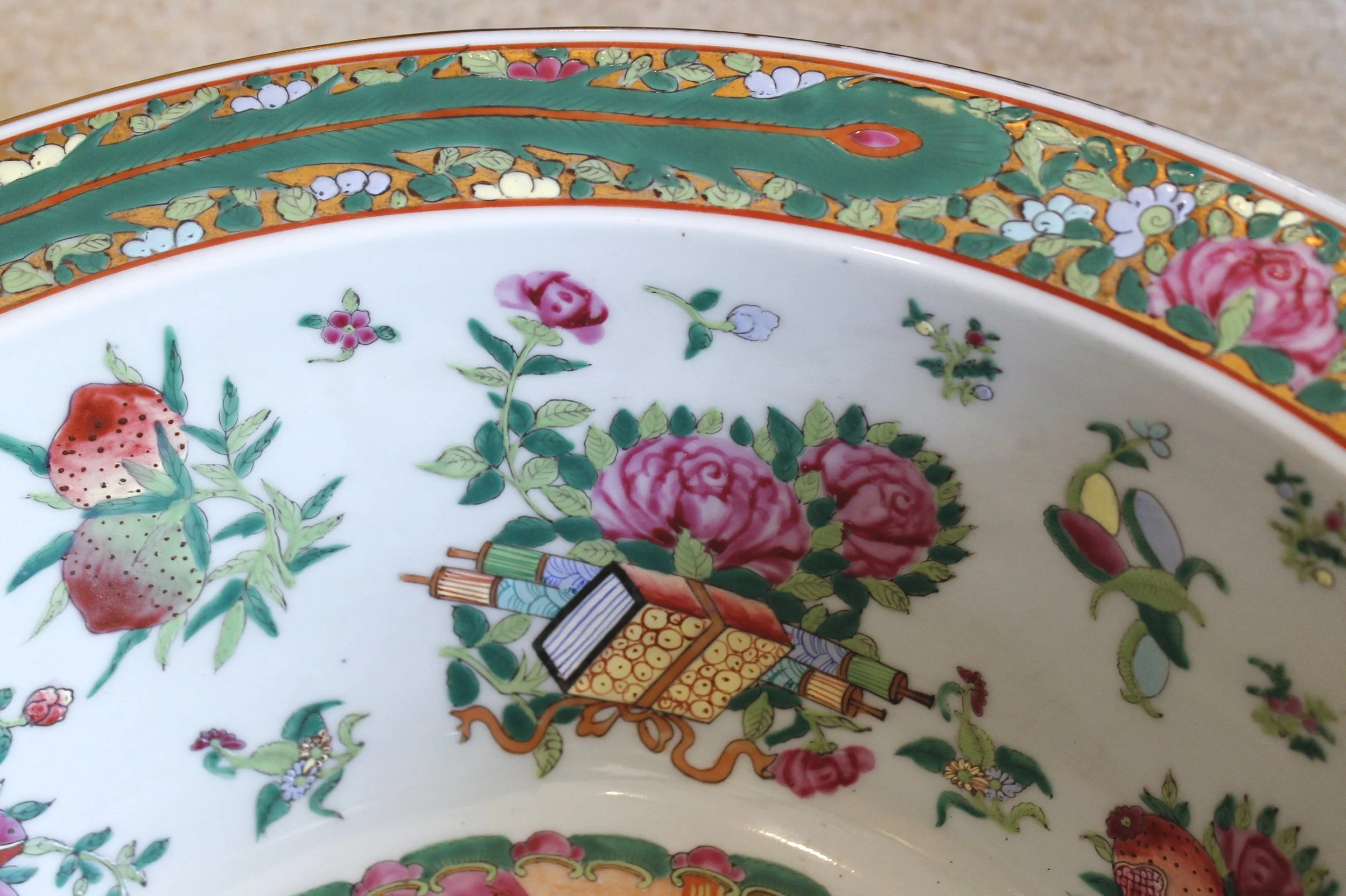 Large Rose Mandarin Basin with Dragon Decorated Rim
