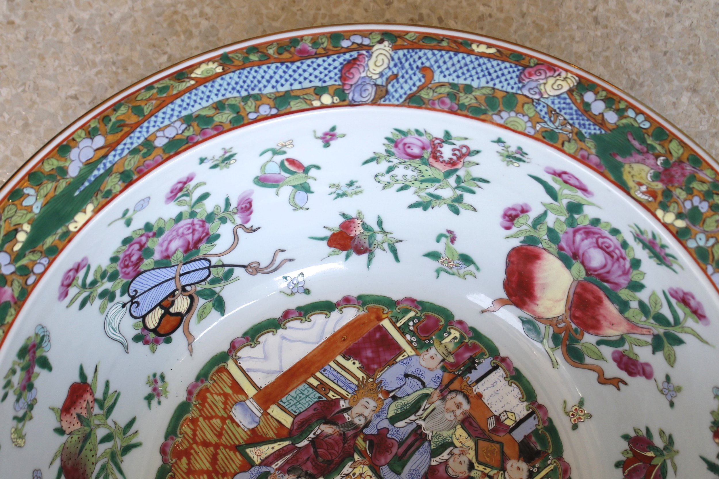 Large Rose Mandarin Basin with Dragon Decorated Rim