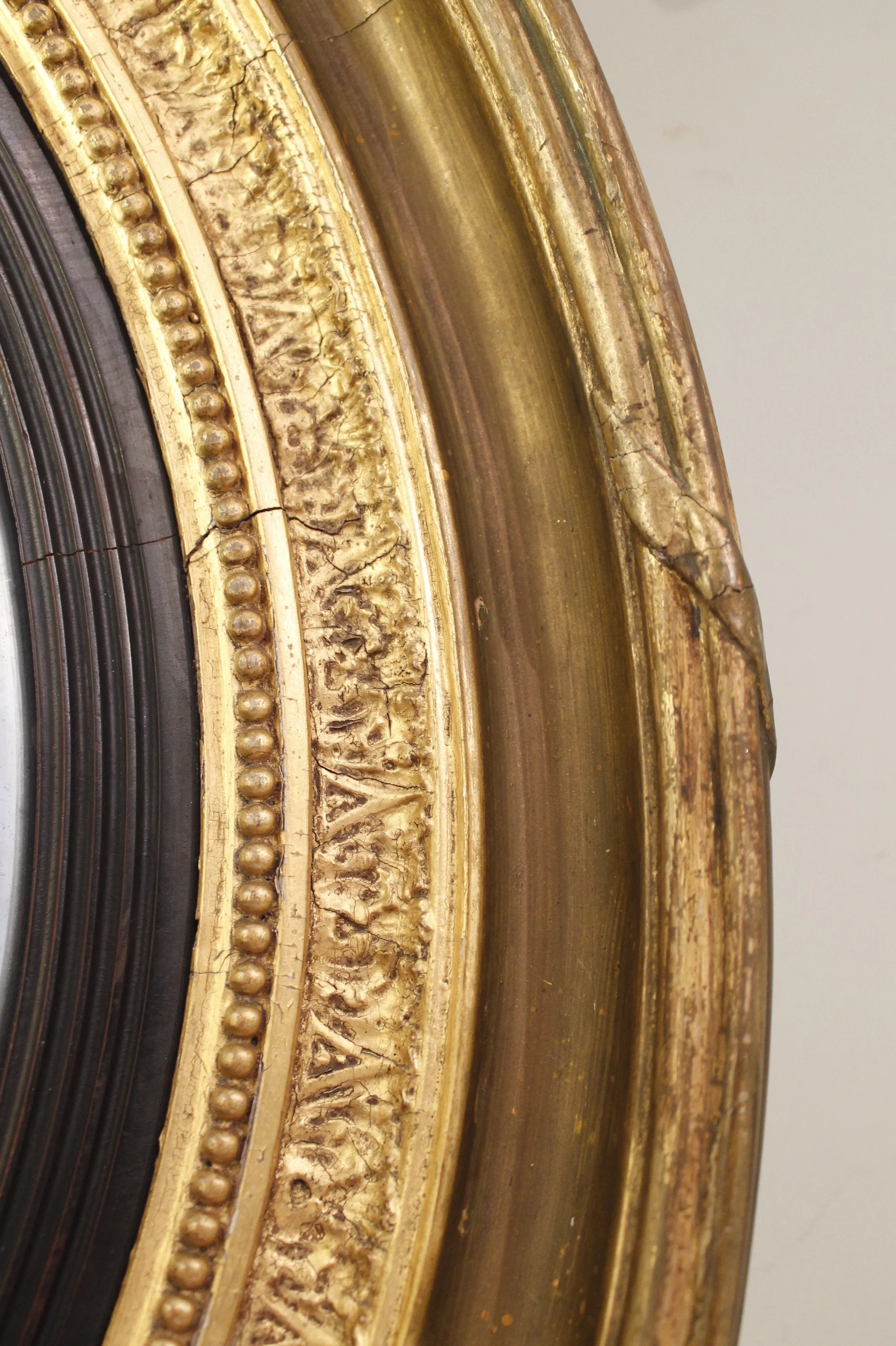 English Regency Giltwood Bull’s-Eye Mirror, Early 19th Century