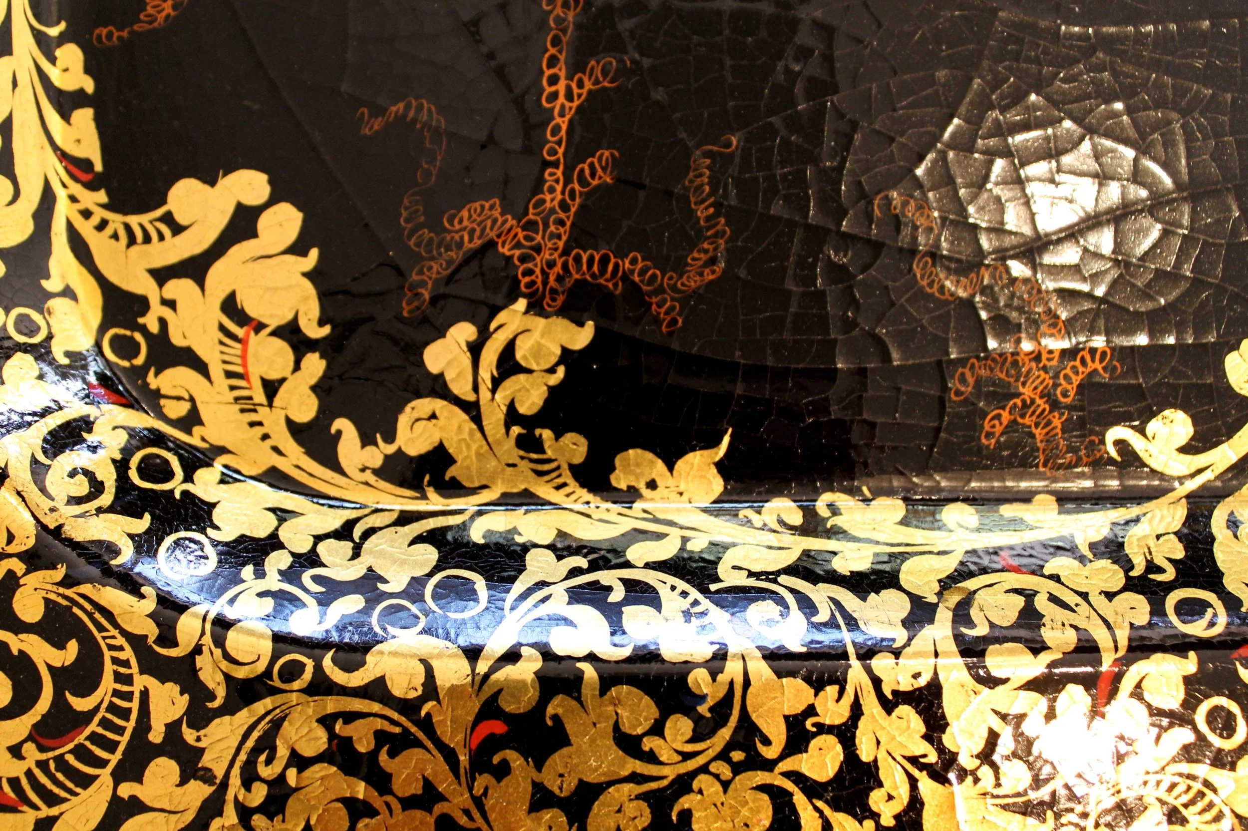 English Papier Mâché Painted and Gilded Tray Table, 19th Century